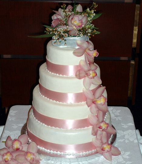 :	fake-wedding-cake-orchids.jpg
: 118
:	49.5 